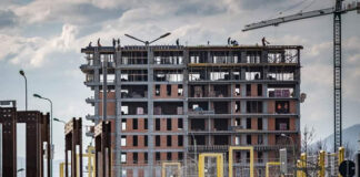 Dezvoltatorul imobiliar QUALIS PROPERTIES are probleme. Compania deţinută de Cătălin Dumitru MÂNDRU, cu obligaţiuni de două milioane euro tranzacţionate la BVB, a solicitat deschiderea procedurii de concordat preventiv… plus că există şi o cerere de insolvenţă depusă de STALKER MEDIA