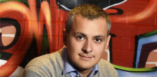 GREENTEK LIGHTING recunoaşte că este în incapacitate de plată… după ce o firmă în faliment i-a cerut insolvenţa pentru 197.003 lei; principalii asociaţi ai firmei ieşene cu afaceri de peste 20 milioane lei sunt Zaharia SCHROTTER, Giuseppe FIABANE şi Constantin Victor COTRUTZ