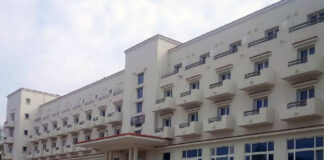 Hotelul REX din Mamaia nu poate fi vândut pentru că firma care îl deţine a intrat în insolvenţă; pierderi de 4,9 milioane lei în 2025 şi datorii de 36,68 milioane lei